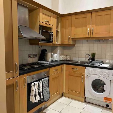Victorian Stay In Ocean Village Southampton Exteriör bild