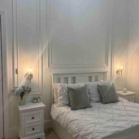Victorian Stay In Ocean Village Southampton Exteriör bild