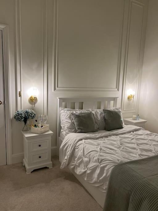 Victorian Stay In Ocean Village Southampton Exteriör bild